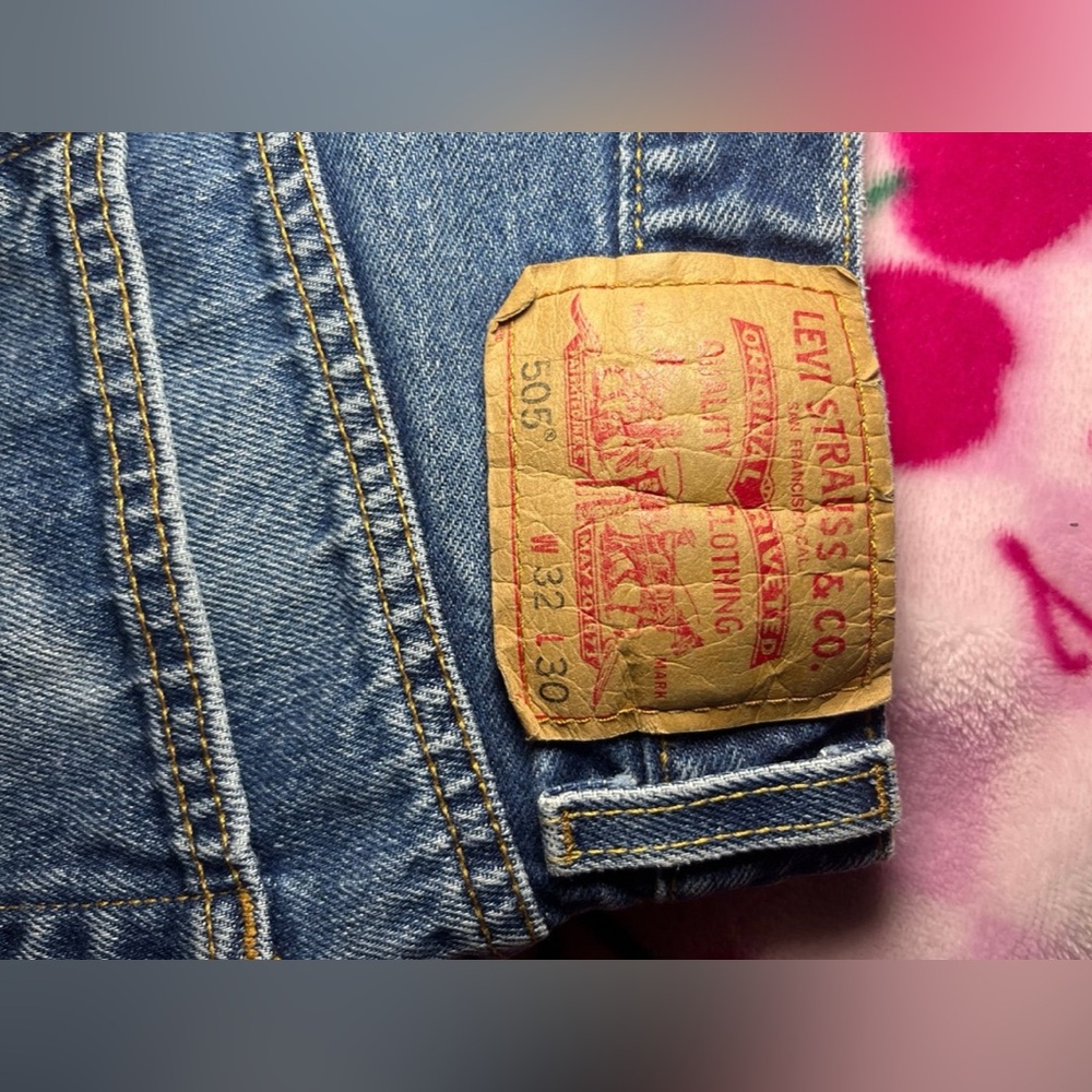 Vintage 505 Levi's Jean Shorts - Picture 6 of 11